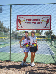 5.0 Ladies’ skill-level champions Jill Lewis and Mary McConaughey