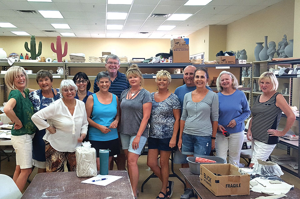 The 12 participants of the August Handmade Pottery Class